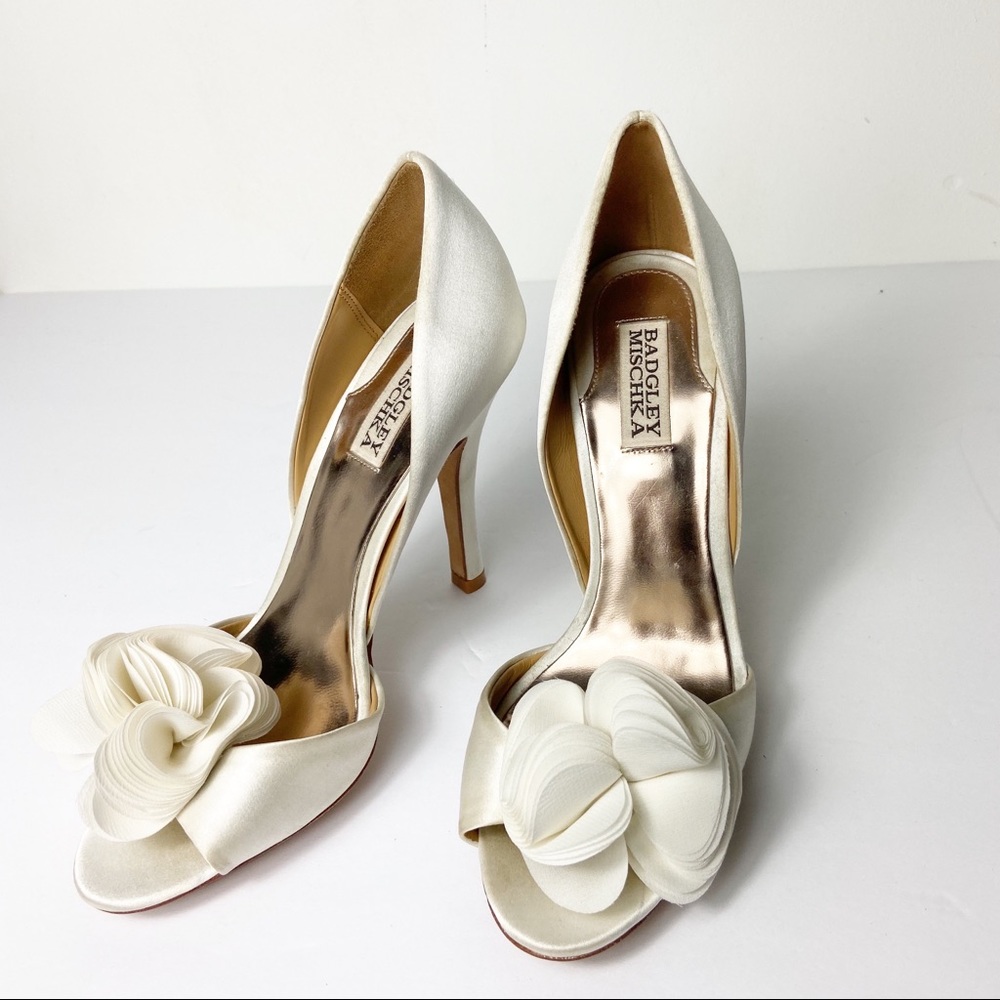 Badgley Mischka White Satin Peep Toe Stiletto Heel